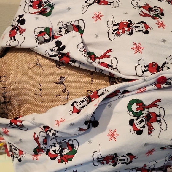 Disney size large women's pajama top  0400 - Picture 2 of 2